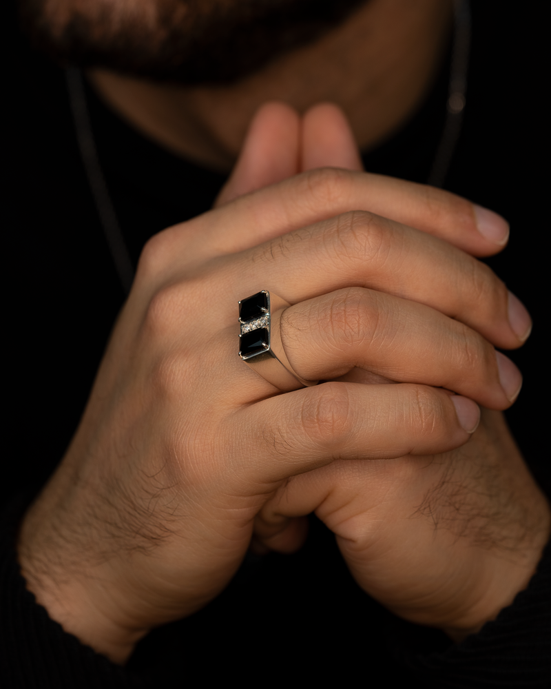 Double Ring – Onyx + 3 Diamonds – view 4