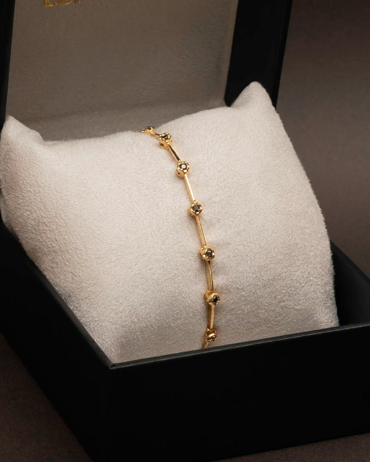 Black Diamond Knife-Edge Tennis Bracelet 2mm 3pts – view 6