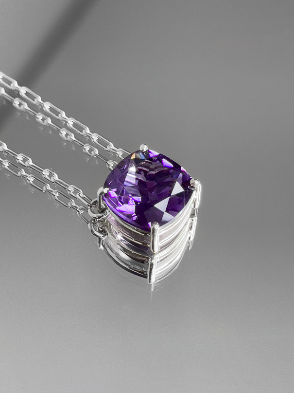 Amethyst Cushion + 2 Diamonds Necklace – mirror reflection