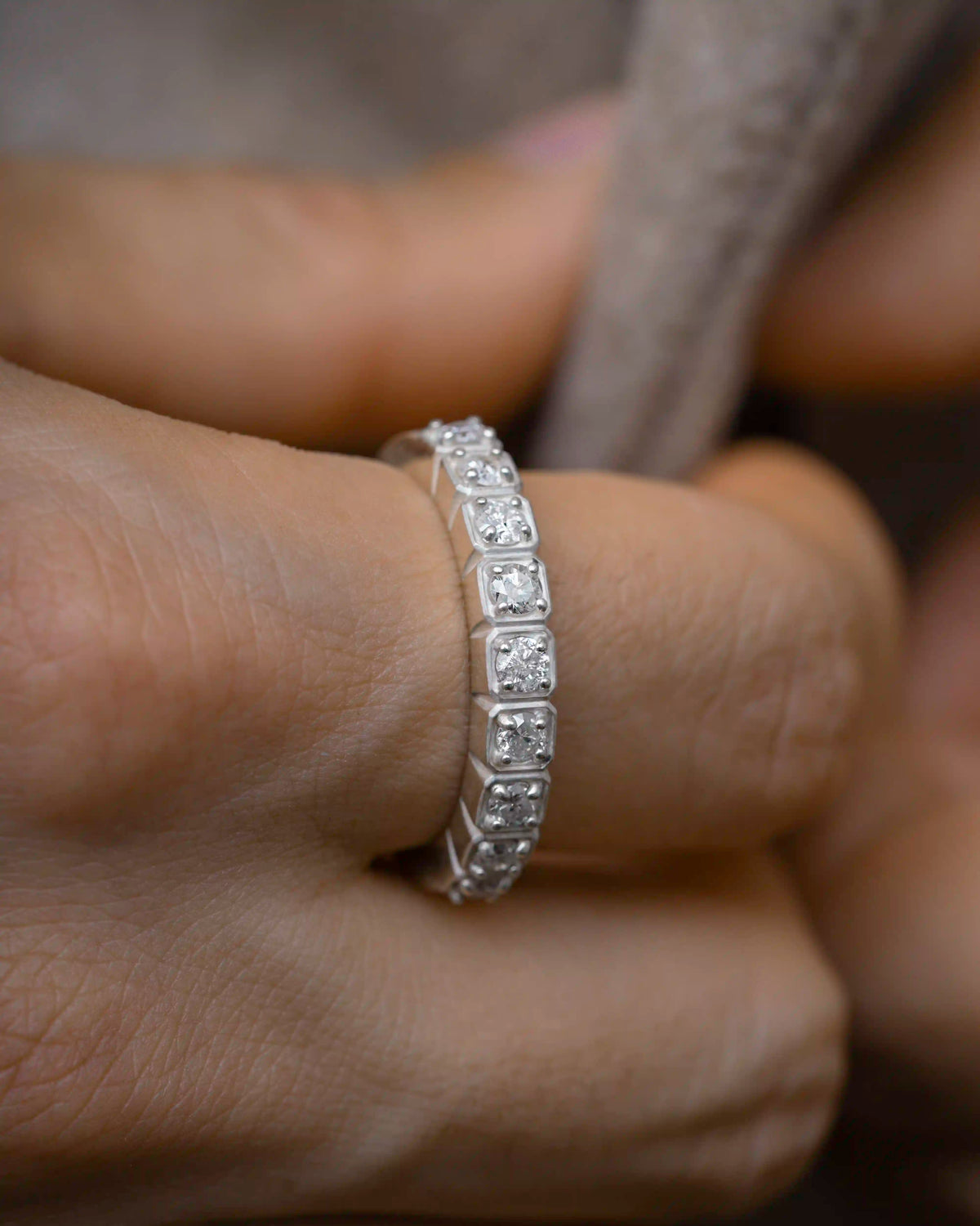 Vendôme Ring – Diamonds – worn by a model