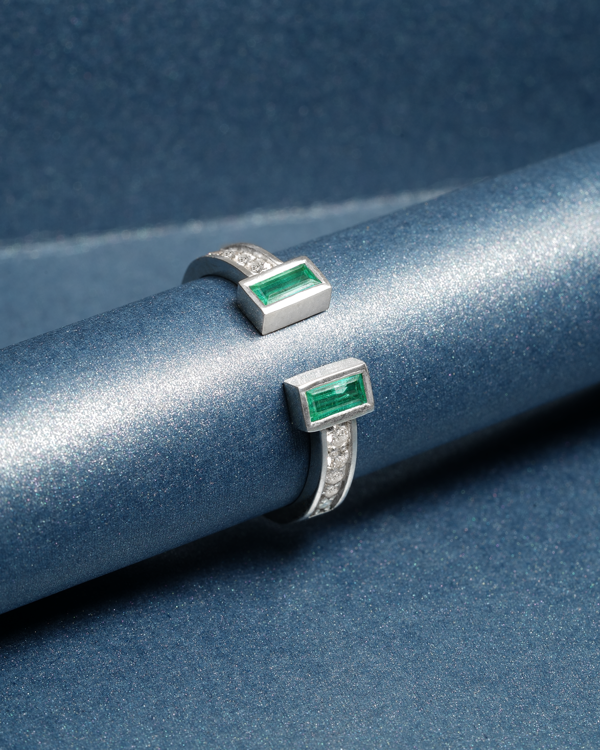 Ritz Ring – Emerald + Diamonds – view 2