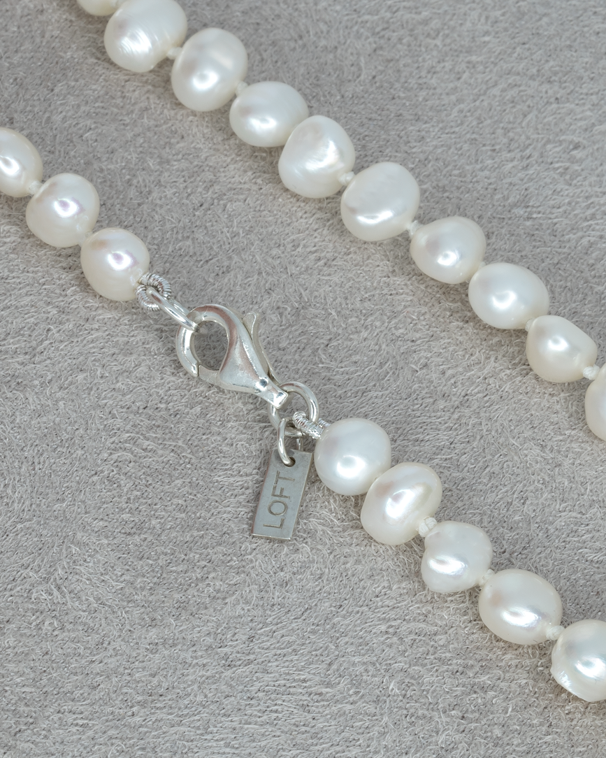 Pearl Necklace – close-up detail