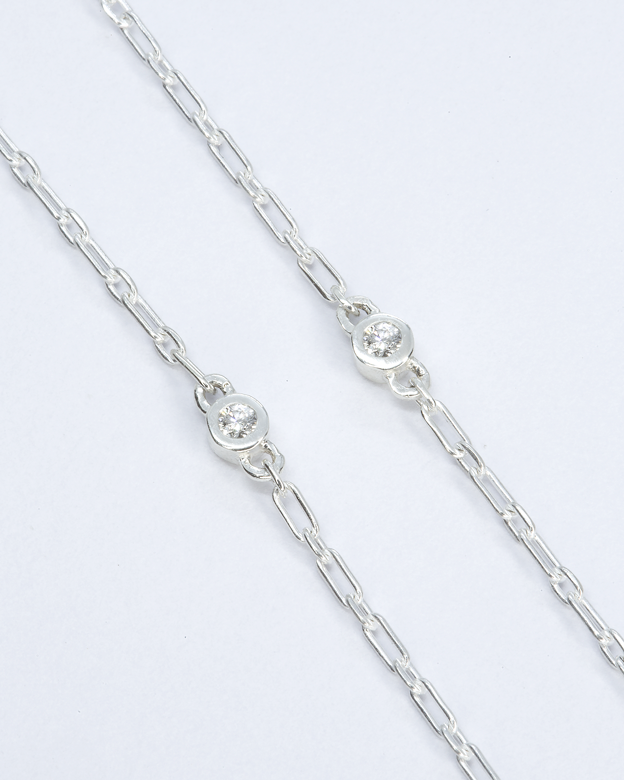 Black Onyx Cushion + 2 Diamonds Necklace – diamond detail