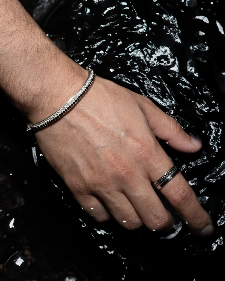 Firenze Bracelet – Black & White – worn by a model