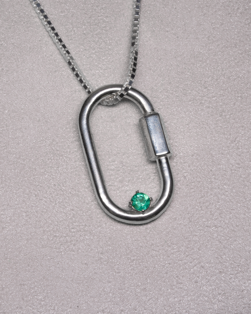 Carabiner Pendant – Emerald – close-up detail