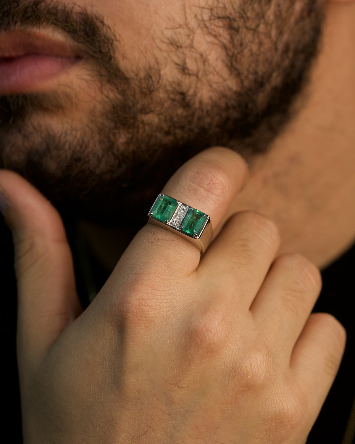 Double Ring – Emerald + 3 Diamonds – view 4