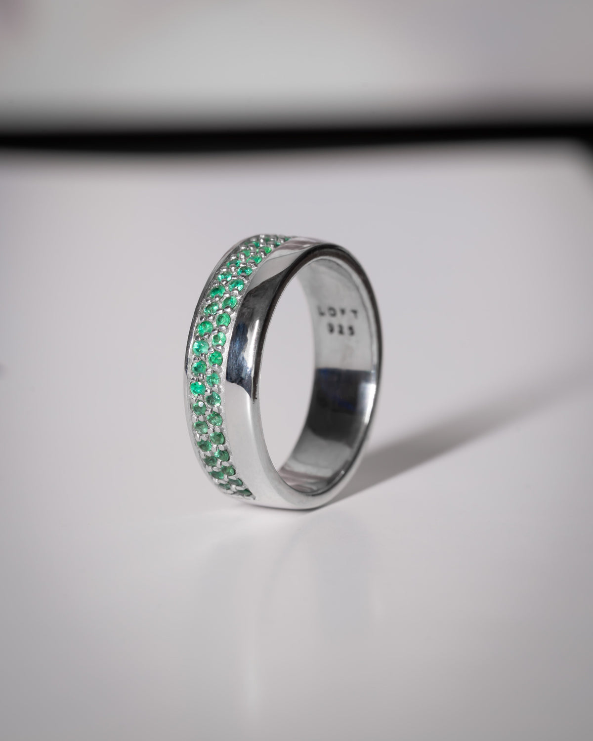 Echo Ring – Emerald – view 3