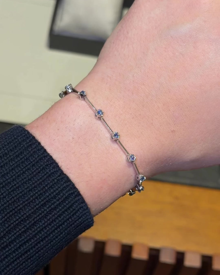 Sapphire Knife-Edge Tennis Bracelet 2mm 3pts – video 1