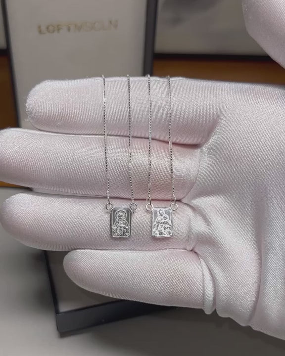 Traditional Scapular Necklace in 925 Sterling Silver – video 1