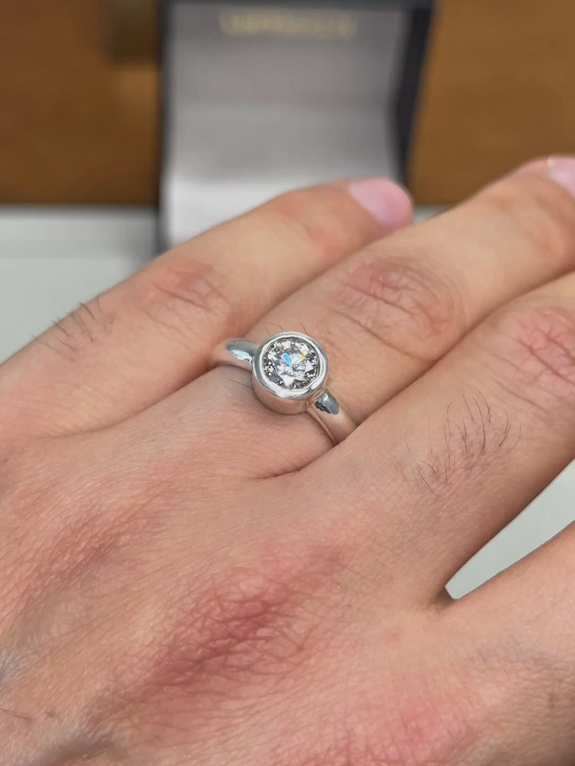 Aspen Ring – 1ct Diamond – video 2