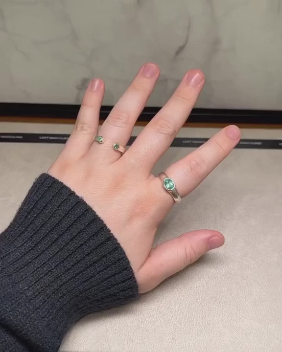 Duo Ring – Emerald – video 1