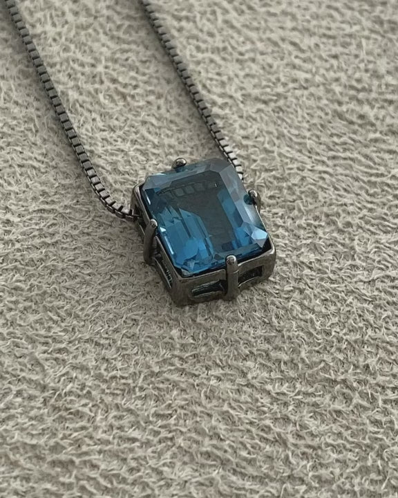 London Blue Topaz Necklace – video 2